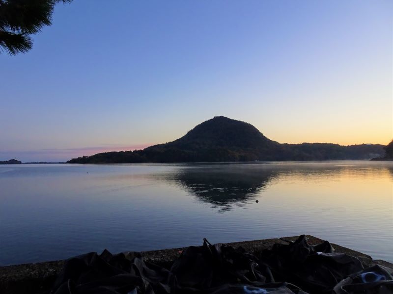 11月15日 蒸気霧 丹後久美浜 兜山を眺めて